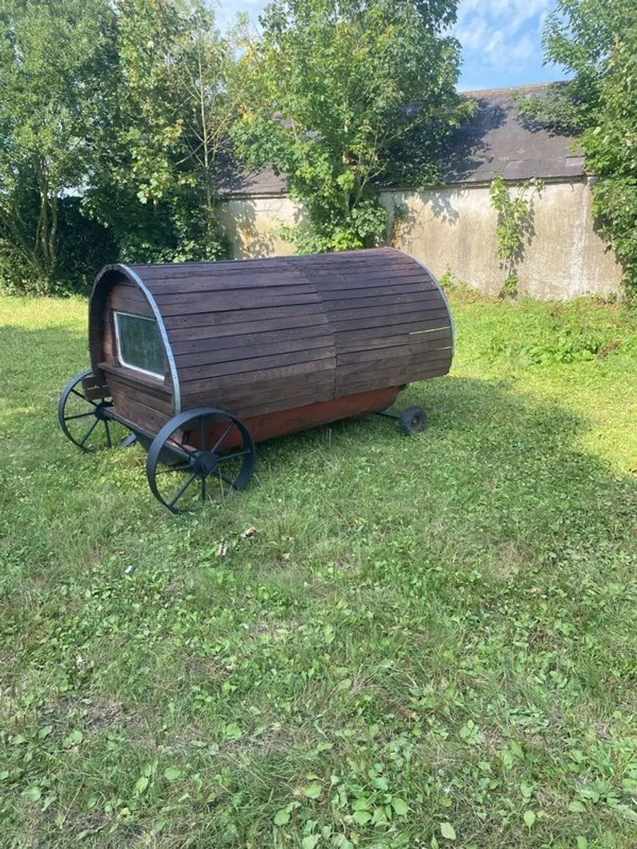 Storage unit/ kennel - Image 2