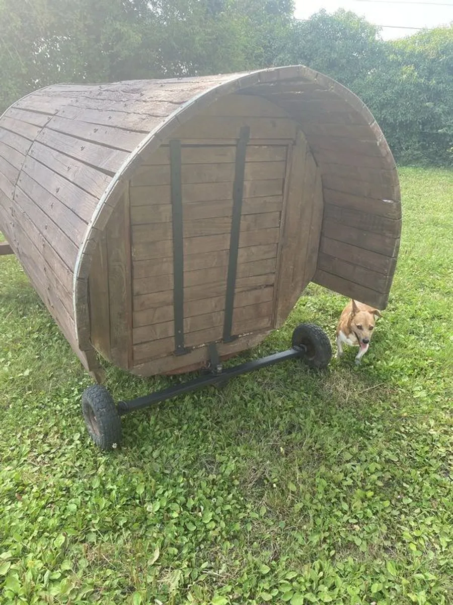 Storage unit/ kennel - Image 3