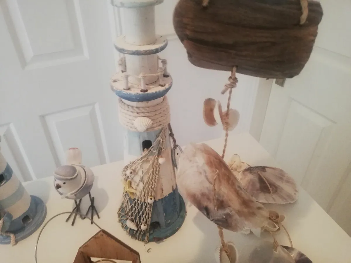 Beach themed decorations - Image 2