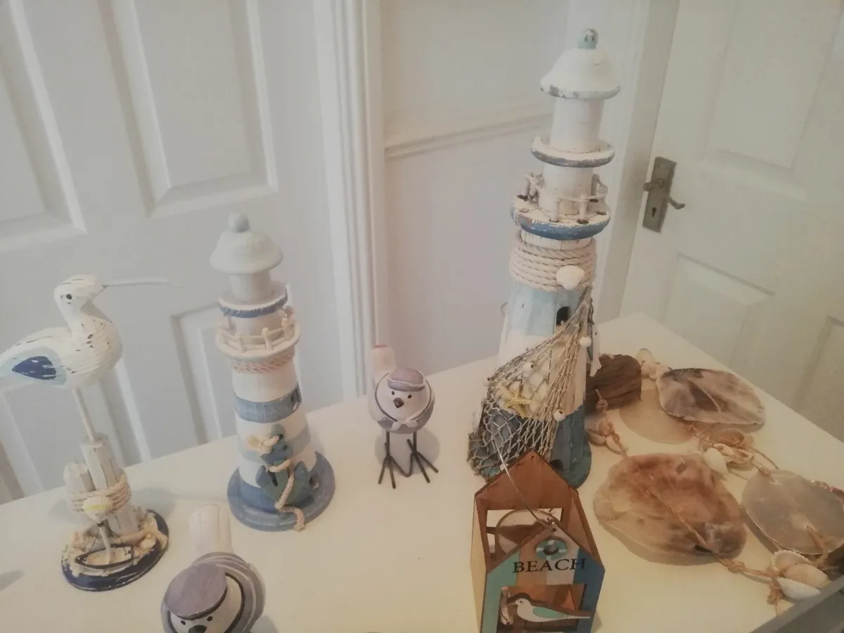 Beach themed decorations - Image 3