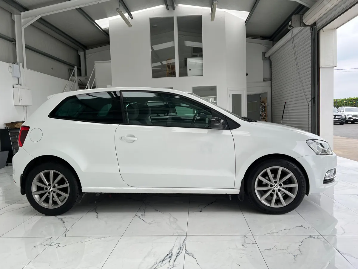 Volkswagen Polo 2015 - Image 3
