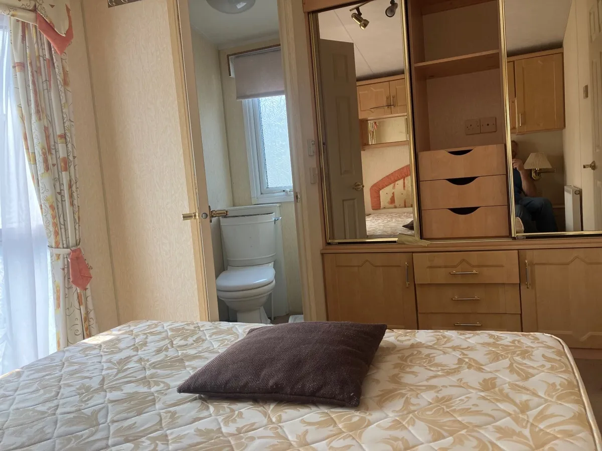 AFFORDABLE WINTER PACK 2 BED WILLERBY ASPEN - Image 4