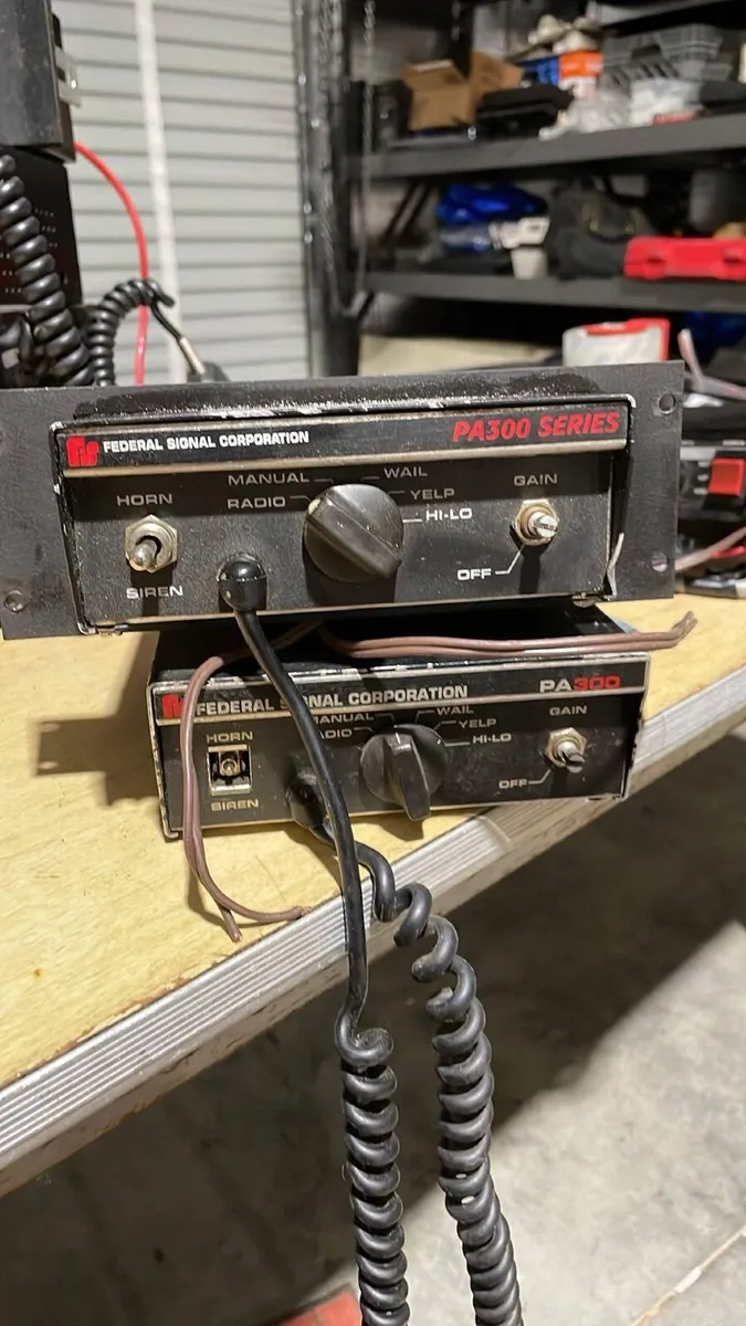 Police car equipment - Image 1