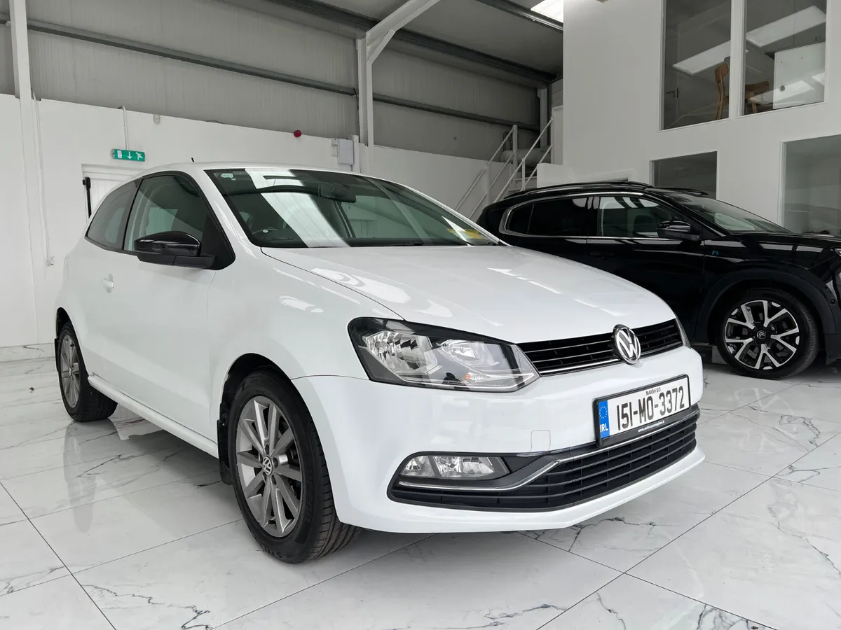 Volkswagen Polo 2015 - Image 2