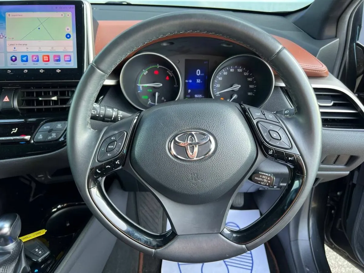 Toyota C-HR 1.8 HYBRID // REVERSE CAMERA // ADAPTI - Image 4