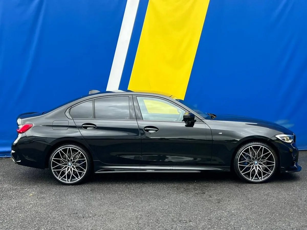 BMW 3-Series 330e M-SPORT COMPETITION 2.0 HYBRID / - Image 2