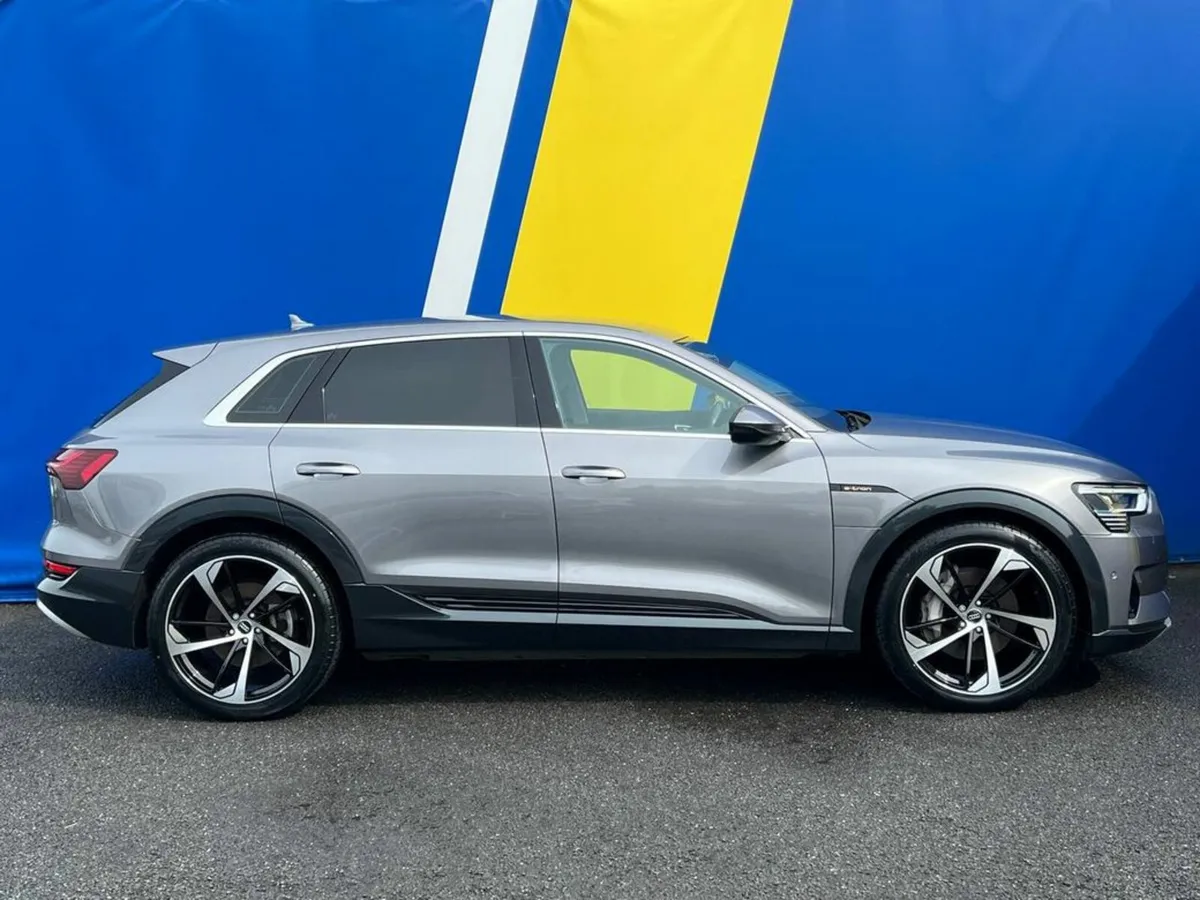 Audi e-tron 50 QUATTRO // NEW 22" RSQ8 ALLOYS // A - Image 2