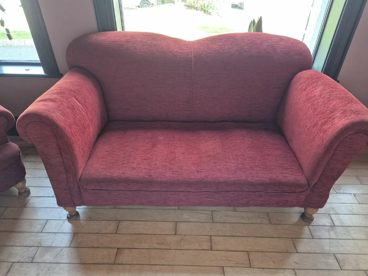 Sofa and chairs - Image 1