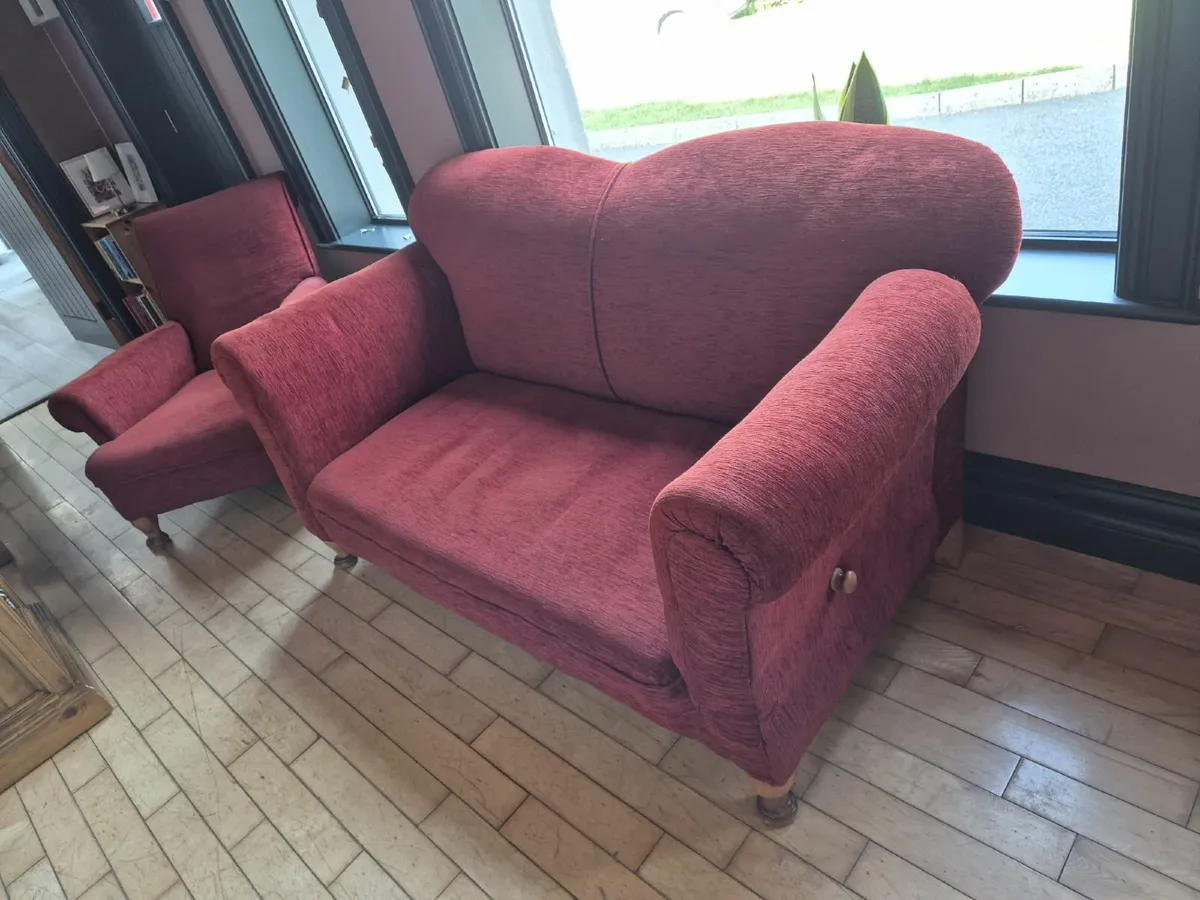 Sofa and chairs - Image 3
