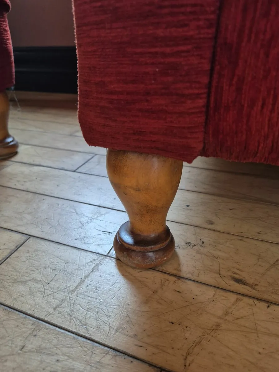 Sofa and chairs - Image 4