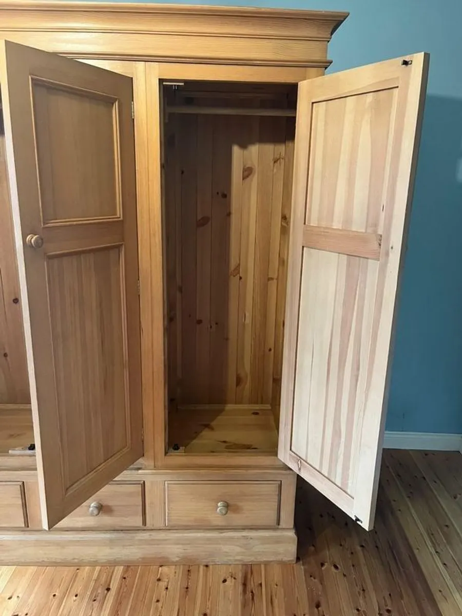 Solid pine 3 door,3 drawer wardrobe - Image 3