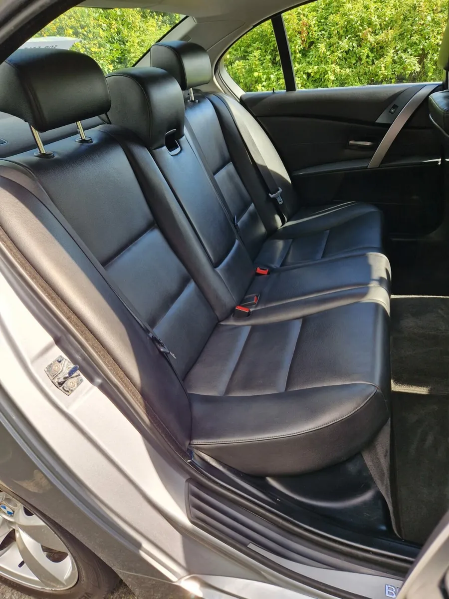 BMW 520 - Image 1