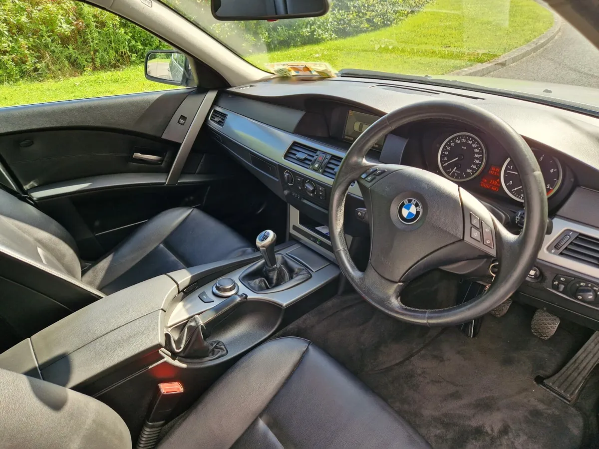 BMW 520 - Image 2