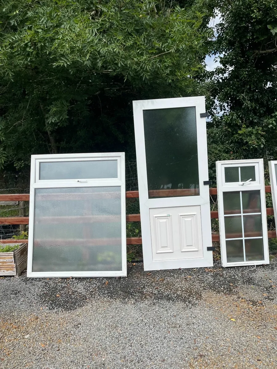 Privacy Glass Windows &  Emergency Door - Image 1