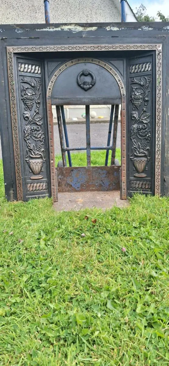 Cast iron fireplace insert - Image 1