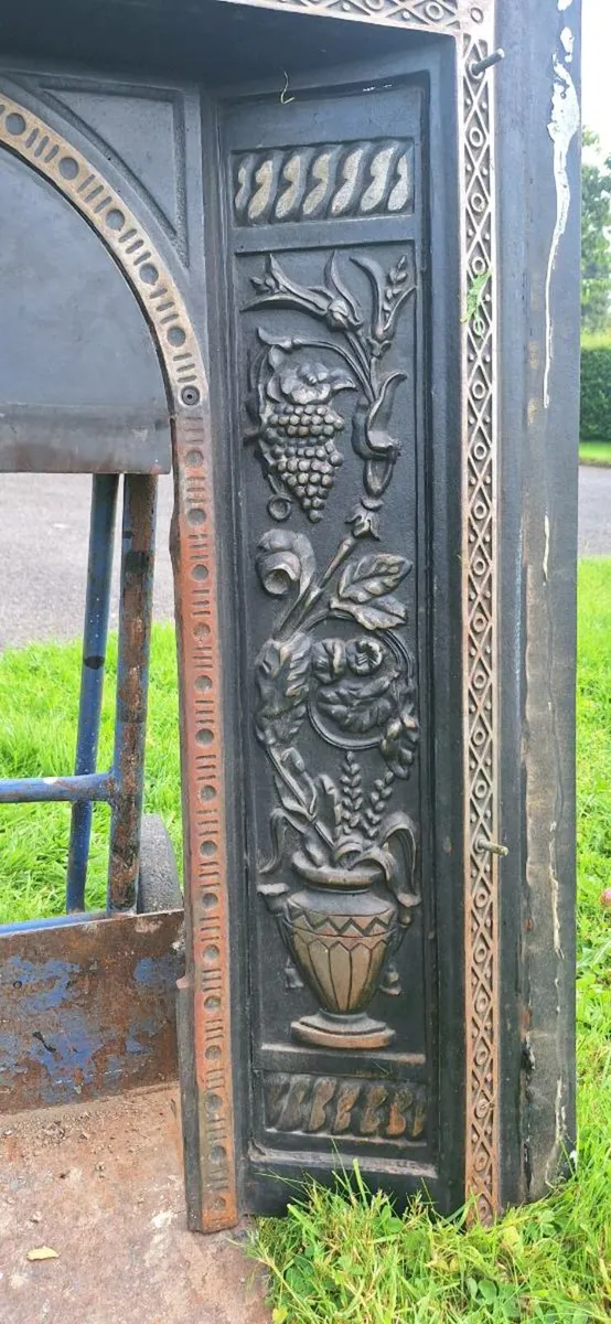 Cast iron fireplace insert - Image 4