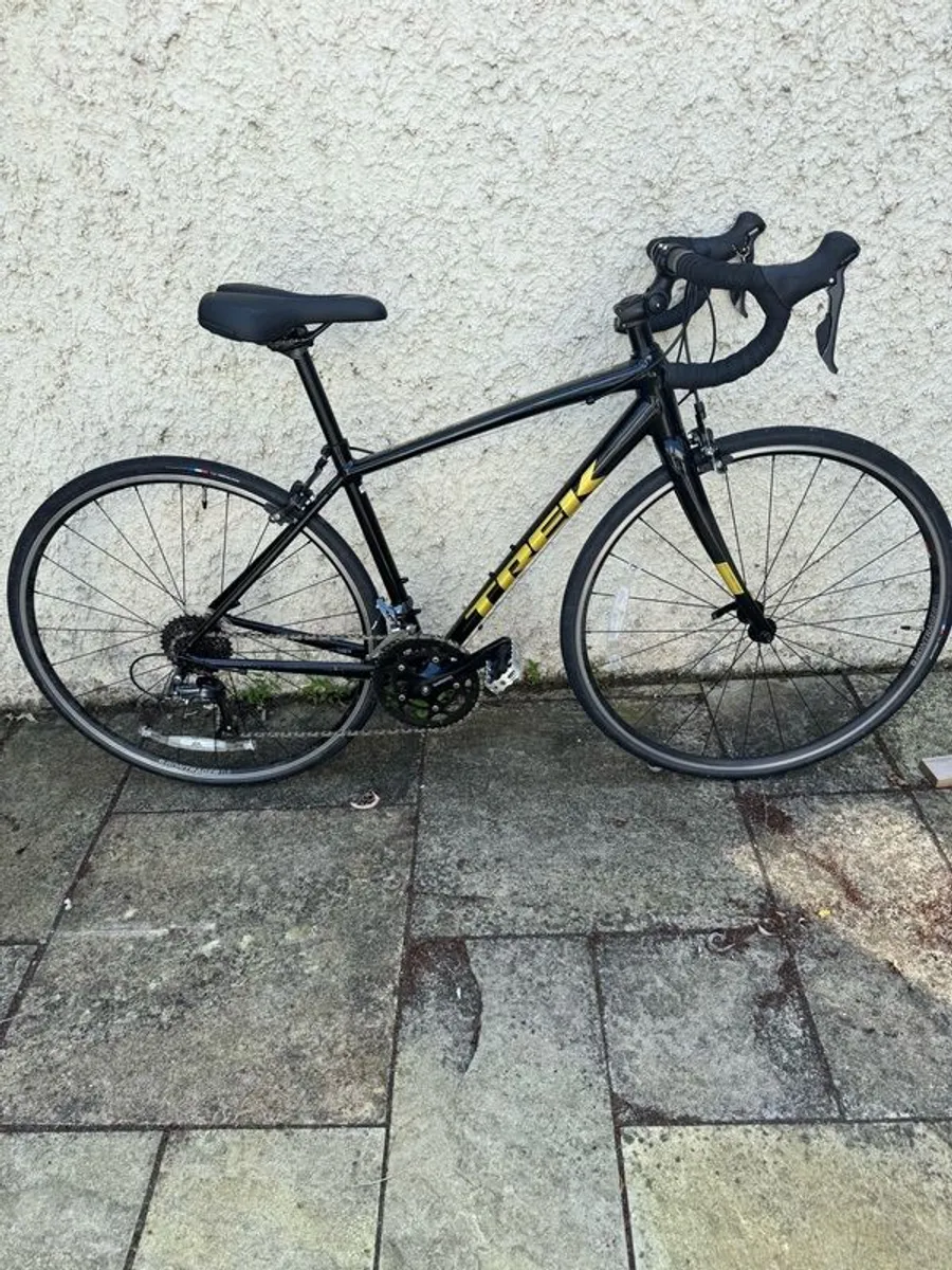 Trek Domane AL 2 Women's Road Bike - Image 2