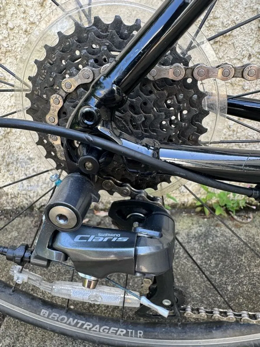 Trek Domane AL 2 Women's Road Bike - Image 3