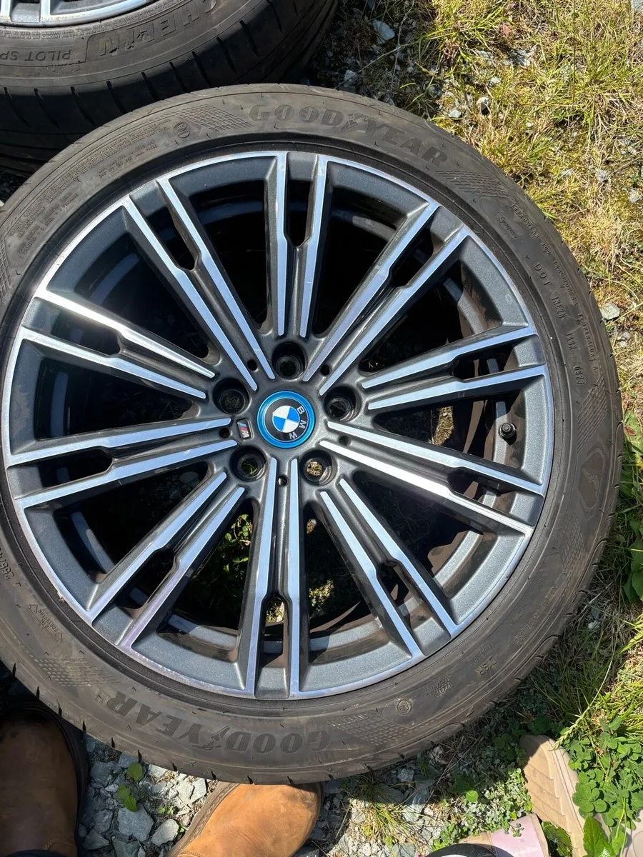 BMW m sport alloys (g20) 3 series - Image 3