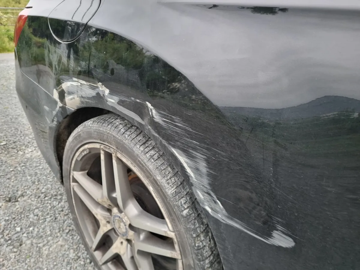 2015 Mercedes e220 Repairable - Image 3