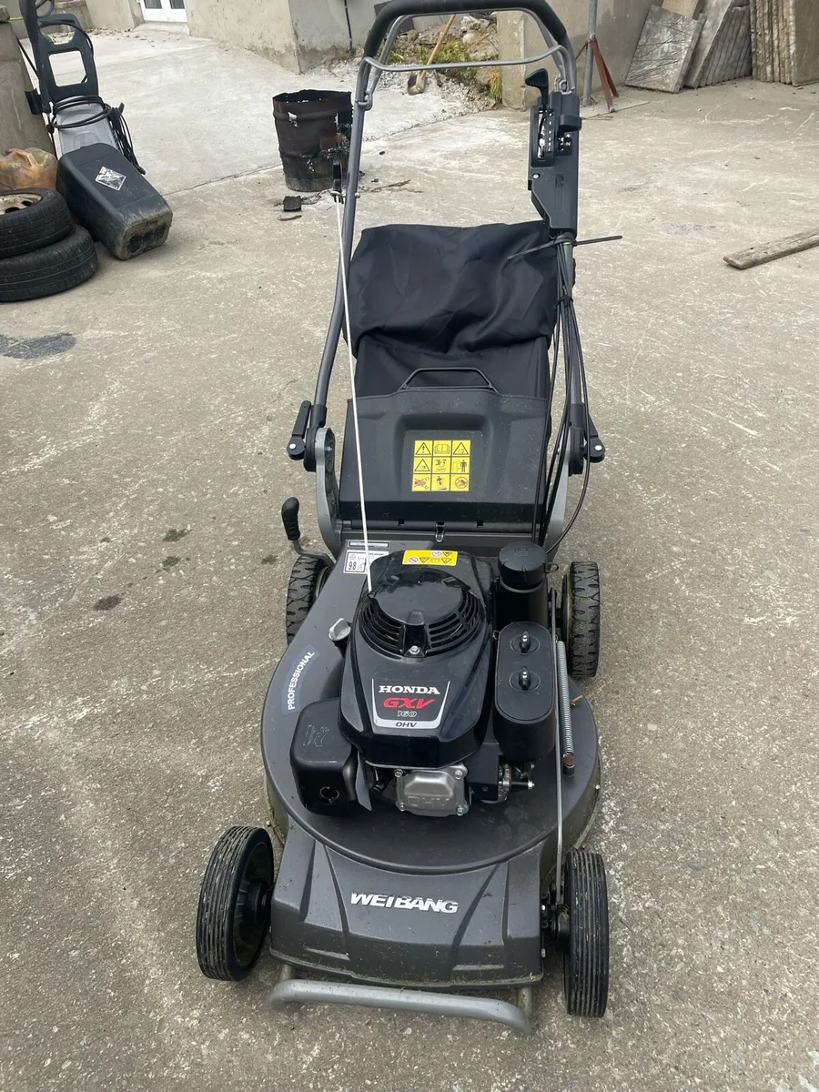 Weibang Lawnmower with Honda engine - Image 3