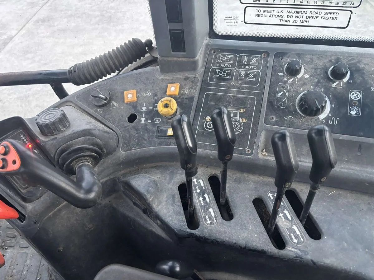 1998 New Holland 8360 tractor - Image 4