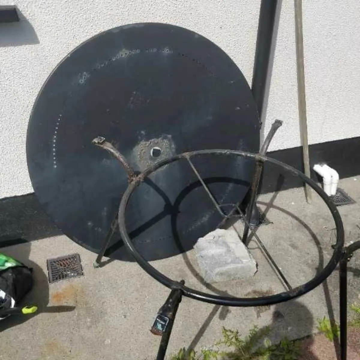 FREE OUTDOOR TABLE - Image 2