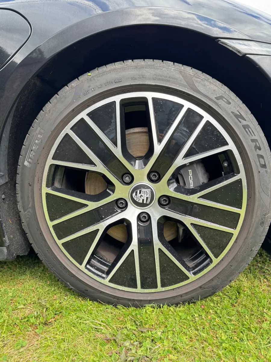 Porsche Taycan 2023 *LOW MILES* - Image 2