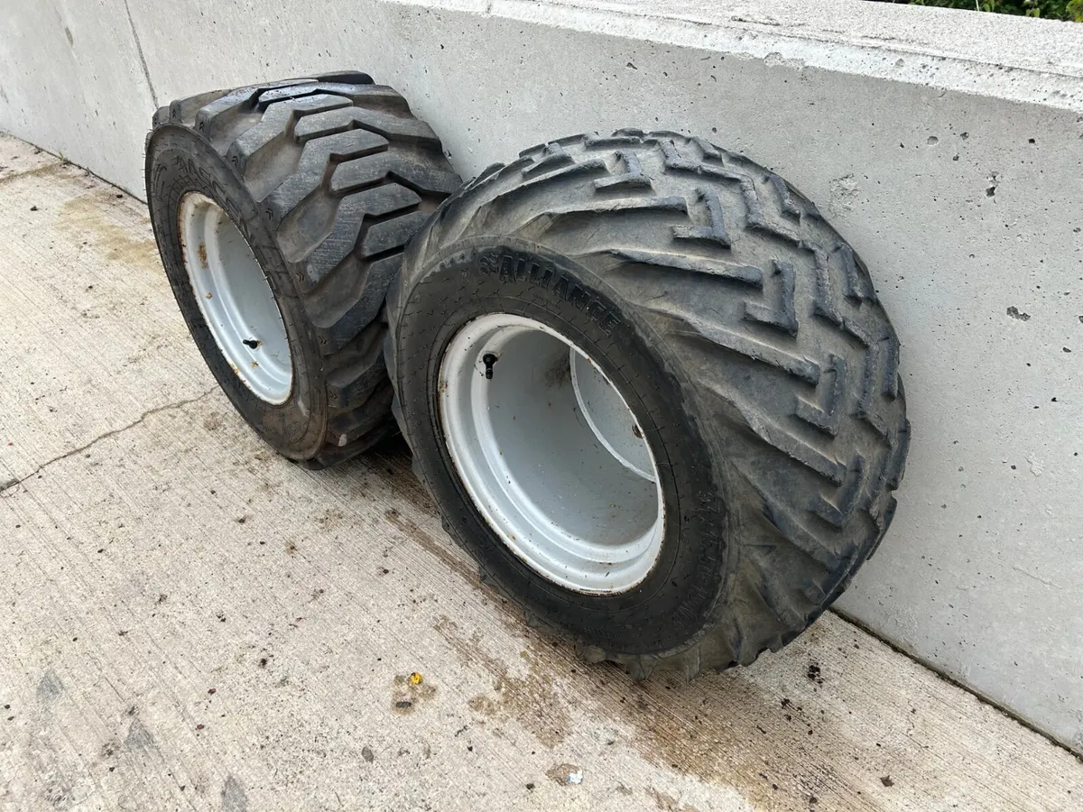 x2 5 Stud Wheels (31x15.50-15) - Image 3
