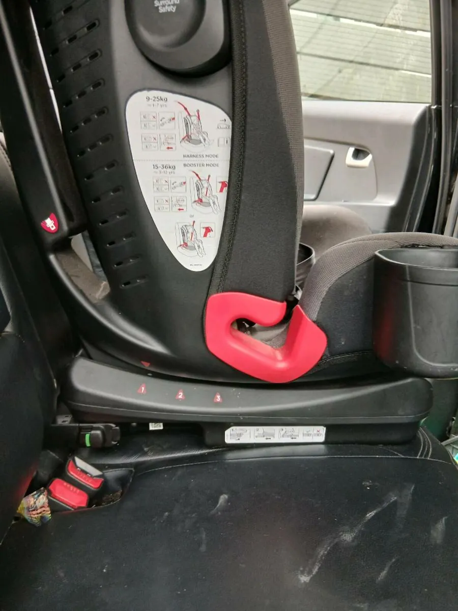 Joie car seat isofix - Image 3