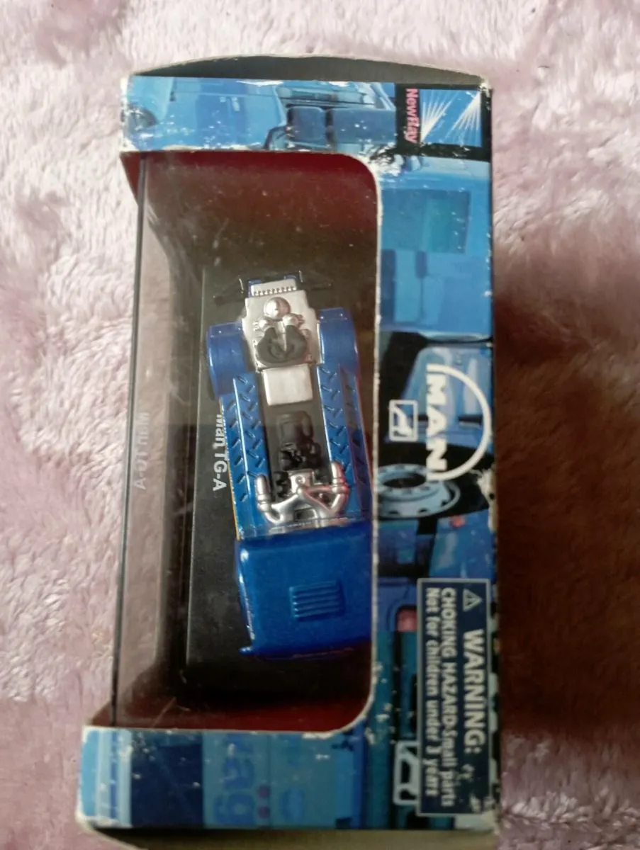 NEW RAY MANTG-A RACING TRUCK 1-87 SCALE - Image 2