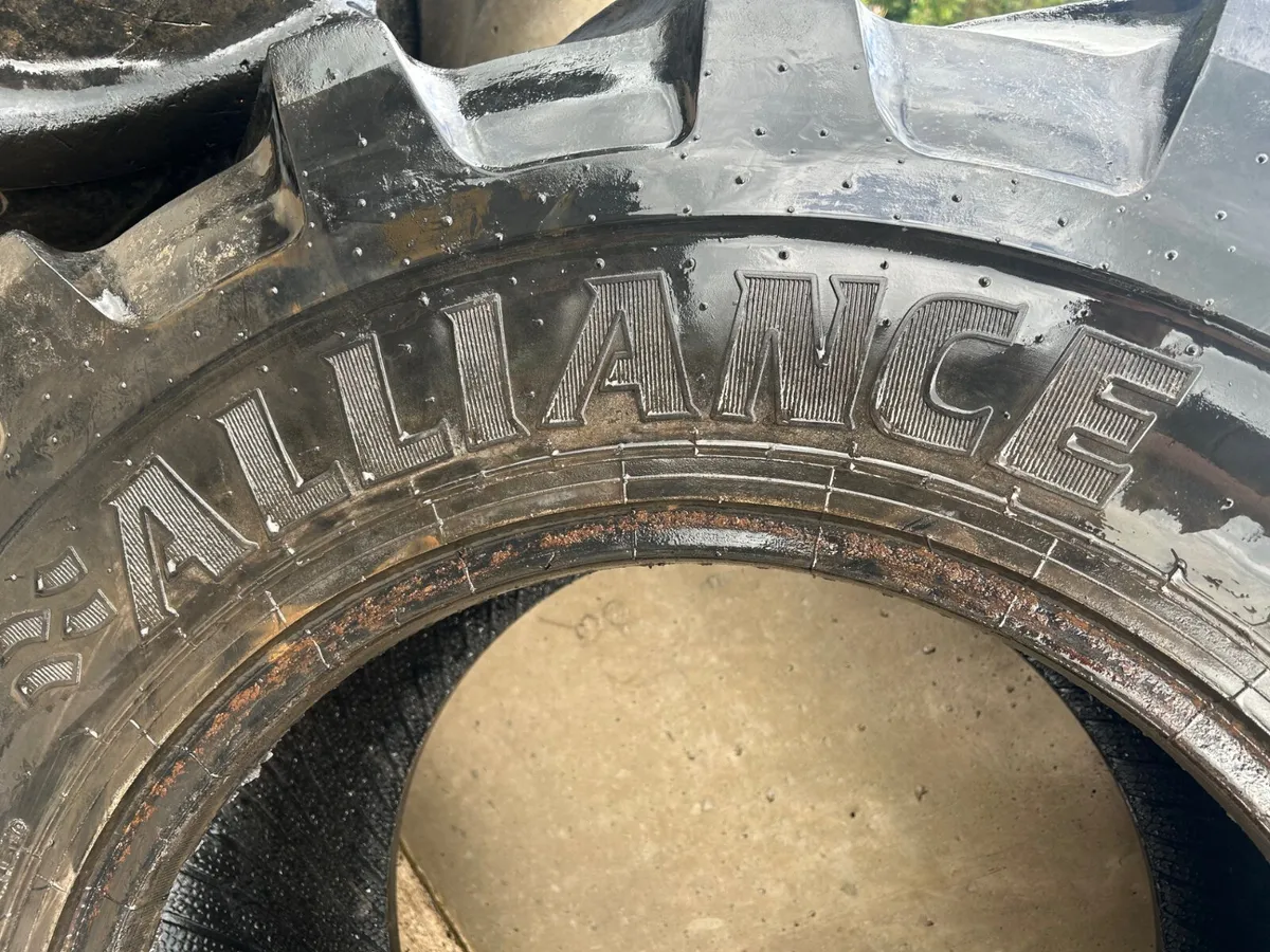 X4 Part Worn Alliance 460/70R24 Telehandler Tyres - Image 4