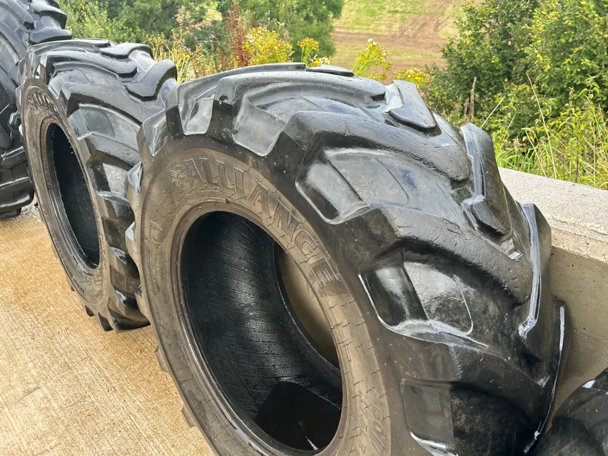 X4 Part Worn Alliance 460/70R24 Telehandler Tyres - Image 2