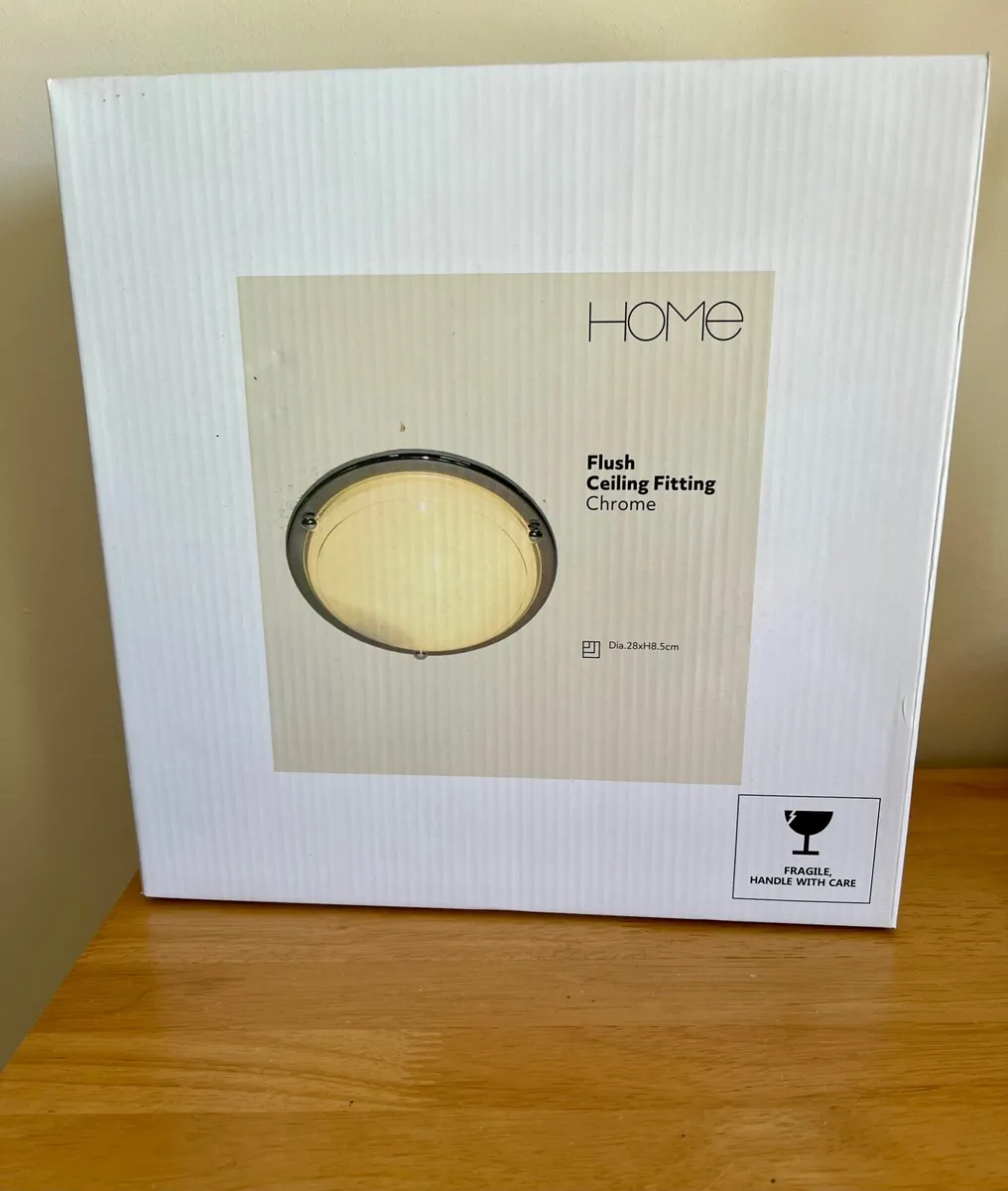 Lighting x 6 pieces (plus bulbs) - Image 1