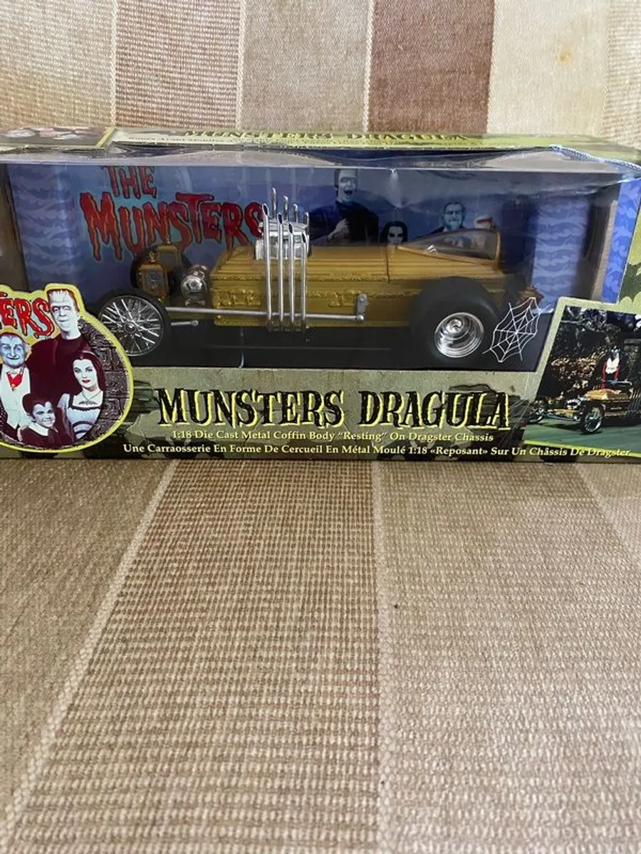 Munsters Dracula  1:18 - Image 2