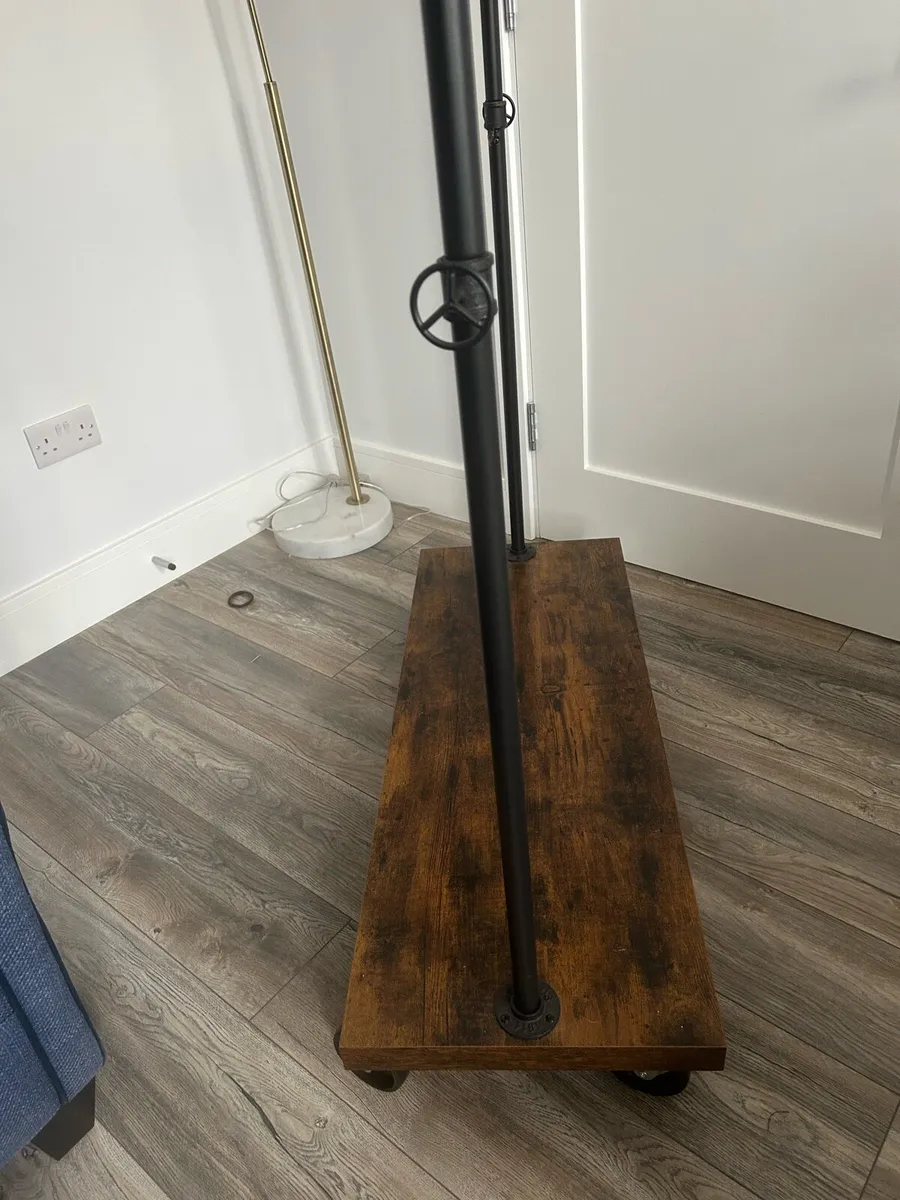 Clothes rail - Image 2