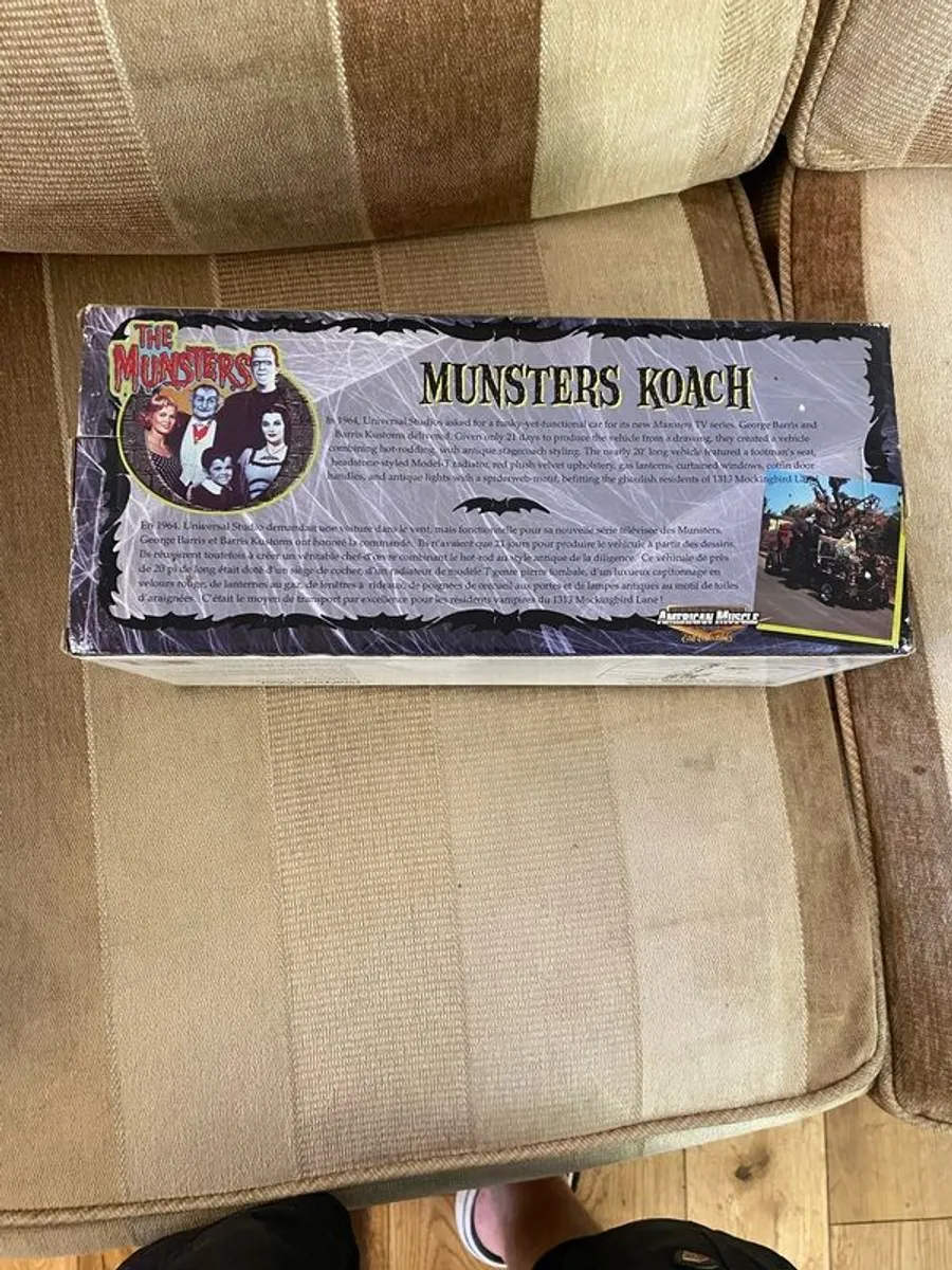Munsters Koach 1:18 2002 Model - Image 3