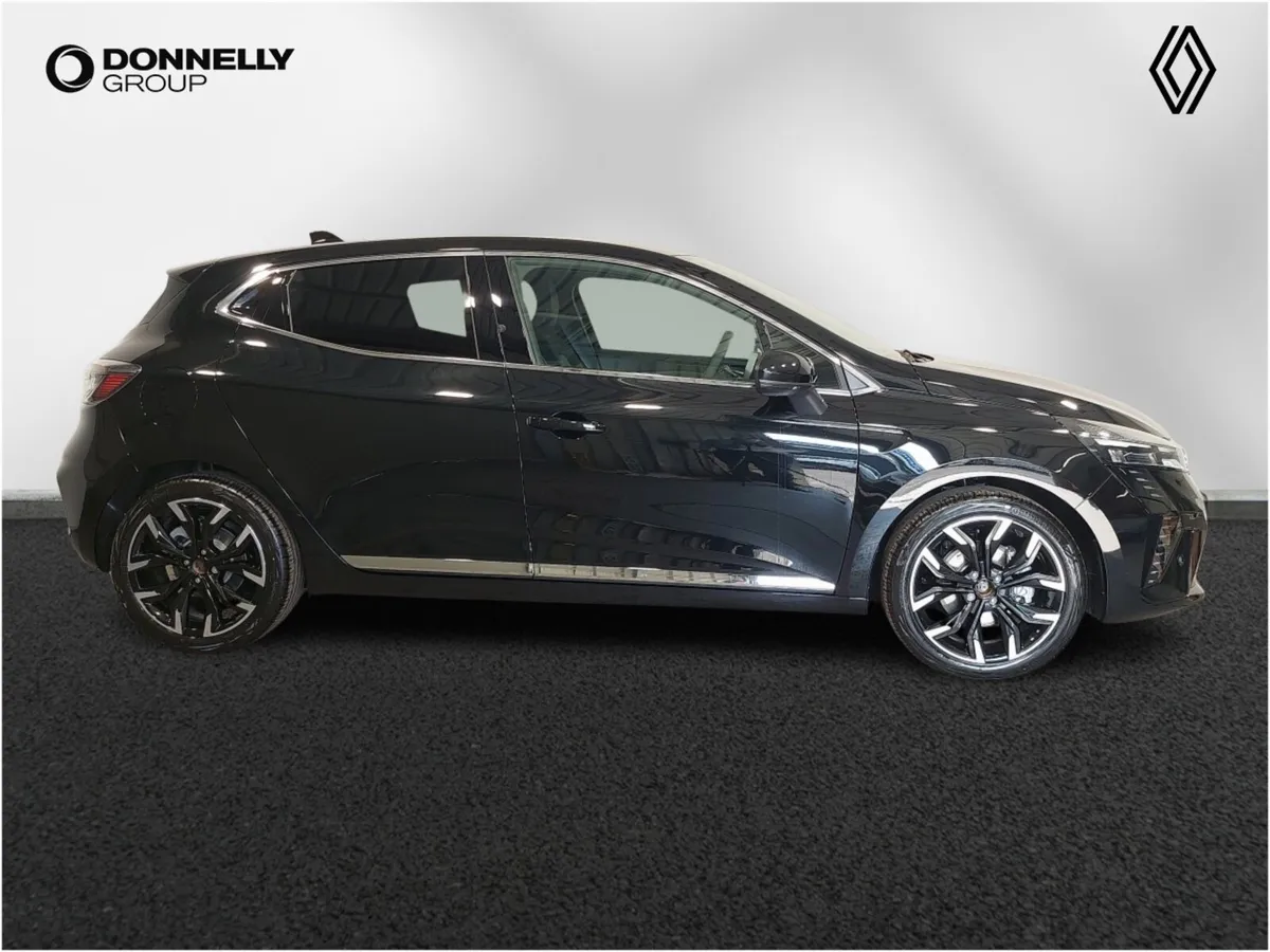 Renault Clio Hatchback Techno - Image 3