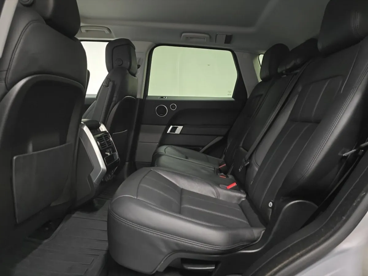 Land Rover Range Rover Sport Diesel Estate HSE Dyn - Image 4