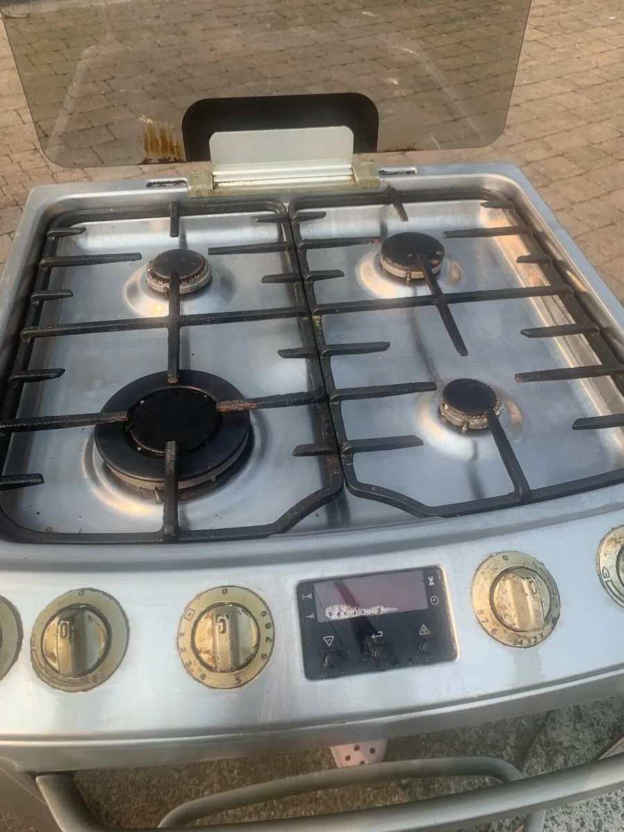 Gas cooker - Image 1
