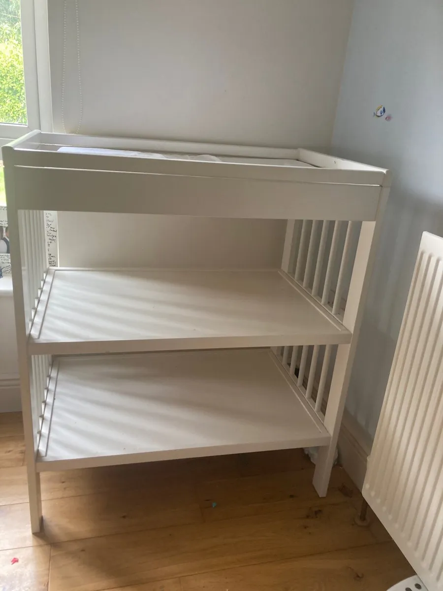 Changing table - Image 1