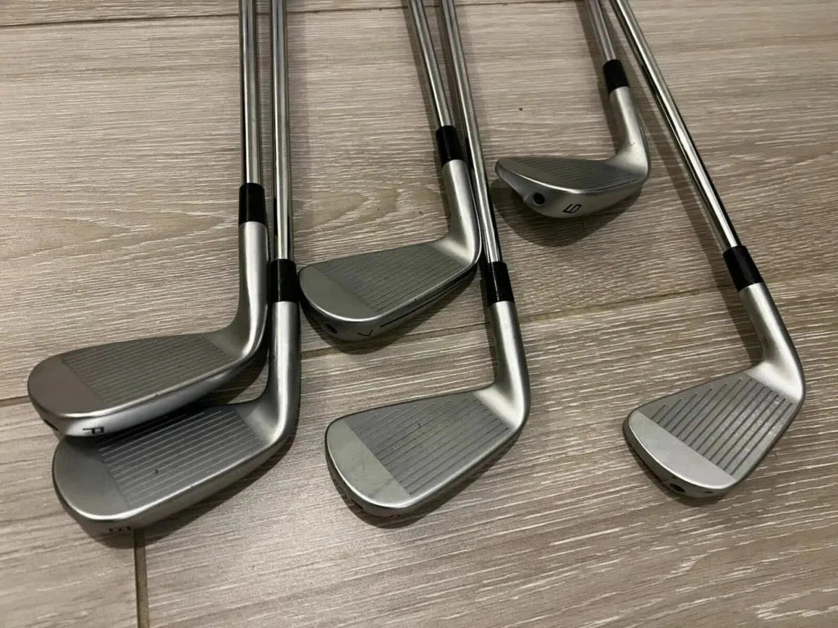 Taylormade P790 Irons 2024 5-PW - Image 2