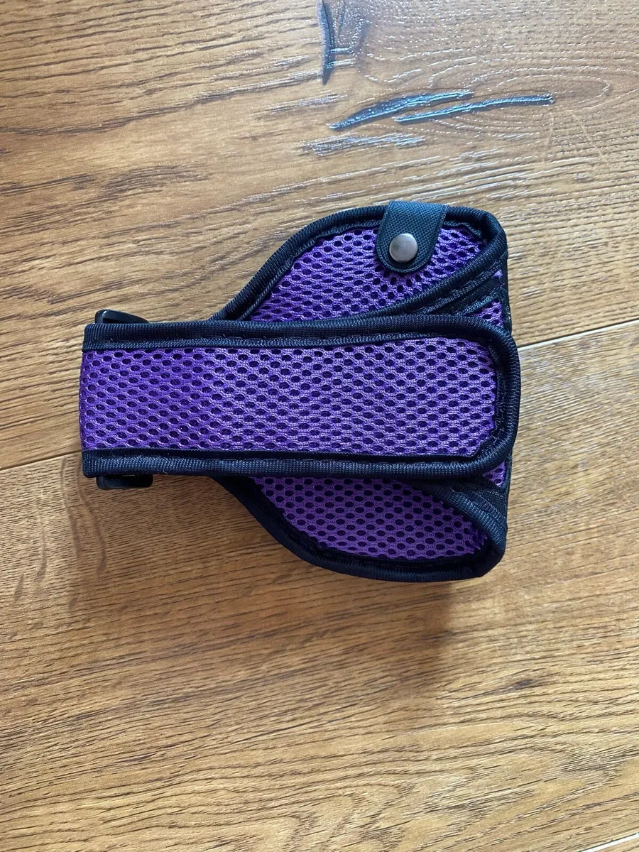 Black & Purple Phone Arm Pouch Holder - Image 4