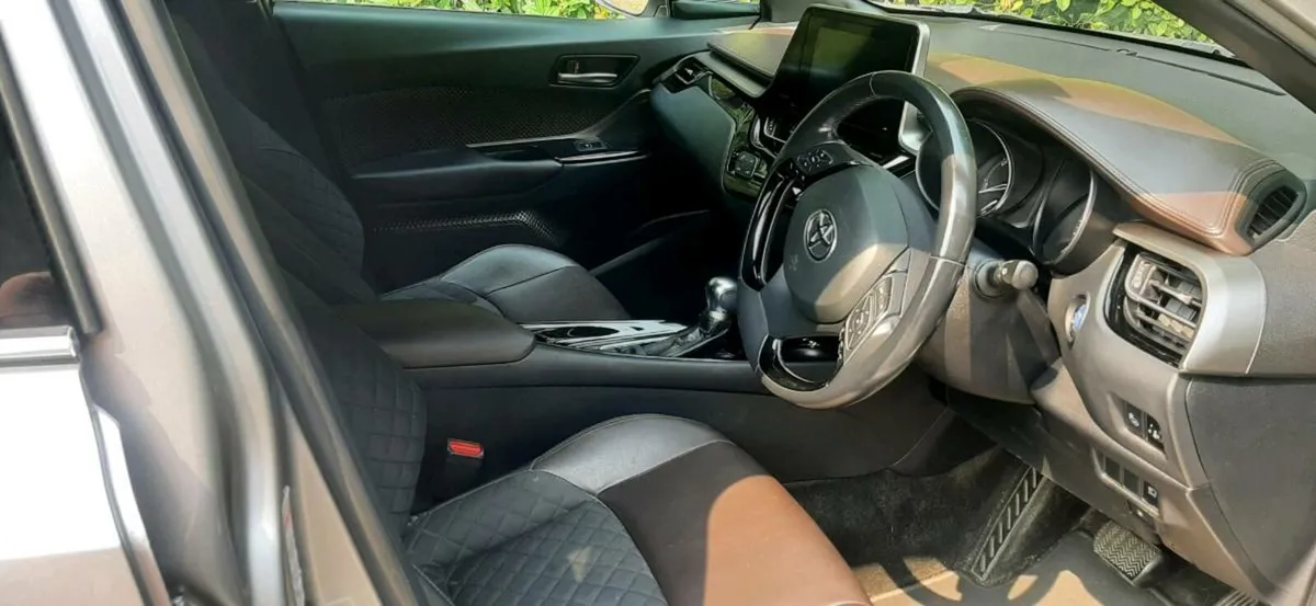 Toyota CHR Sol 1.8 petrol hybrid. Top spec Automat - Image 4
