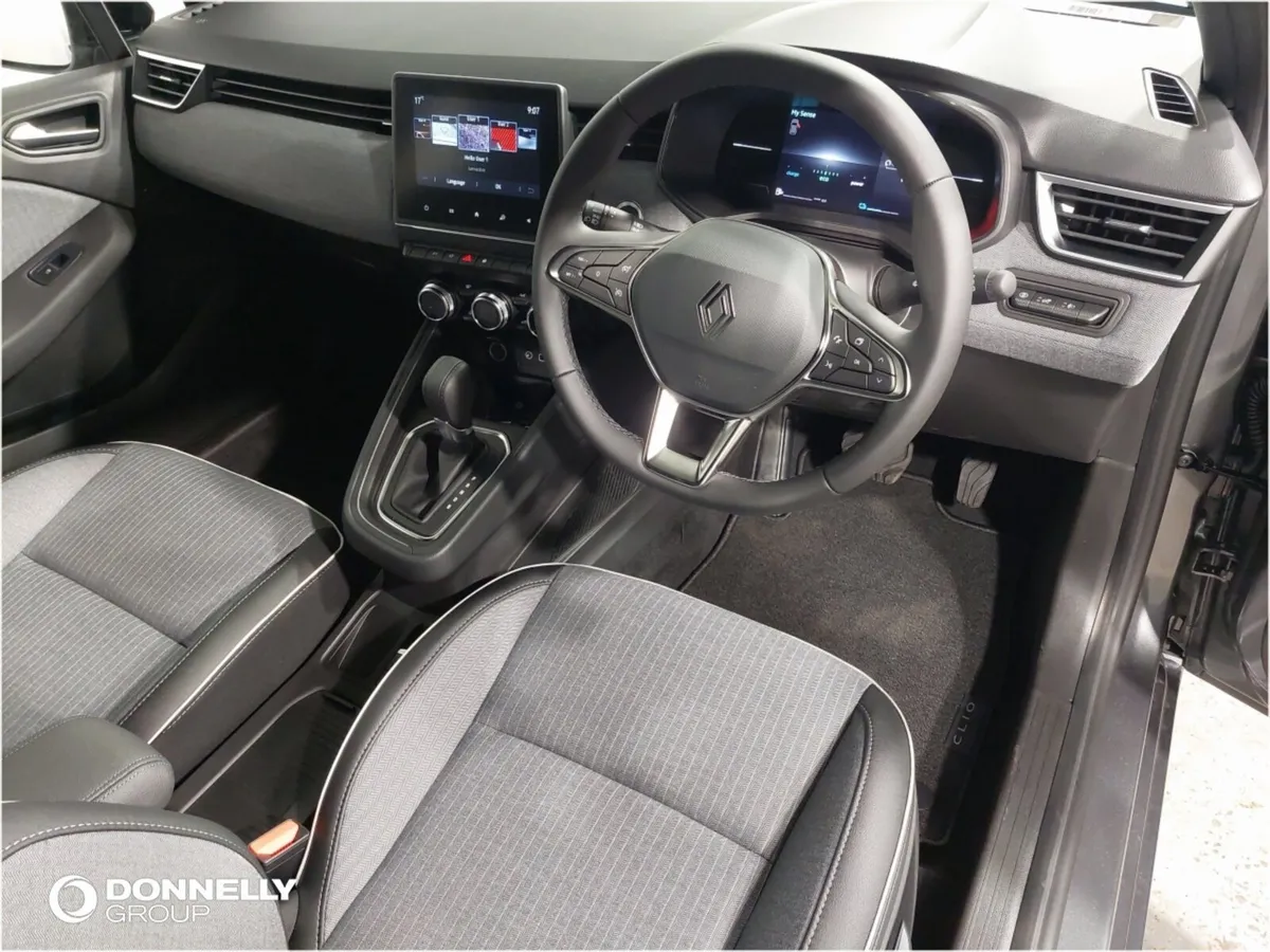 Renault Clio Hatchback Techno - Image 4