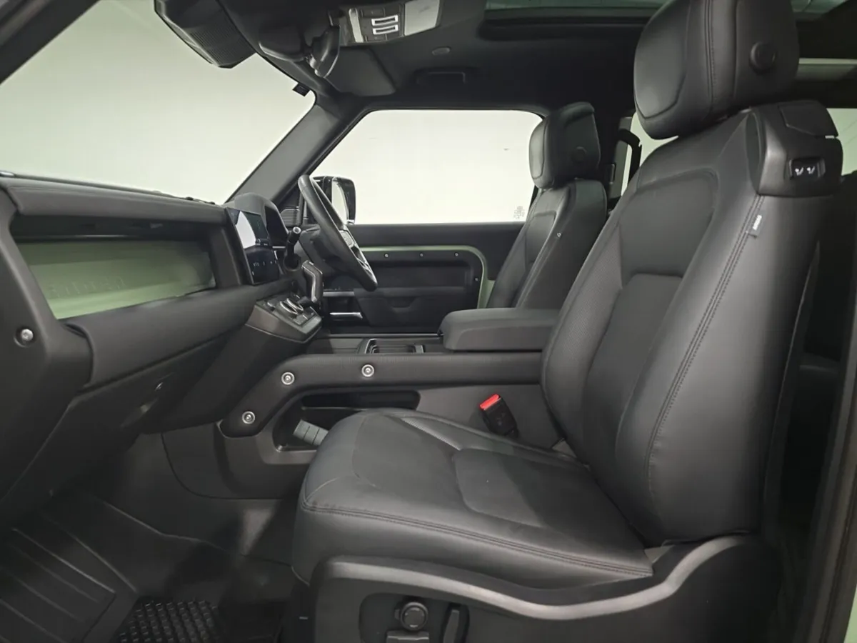 Land Rover Defender Estate Special Editions 75th L - Image 3
