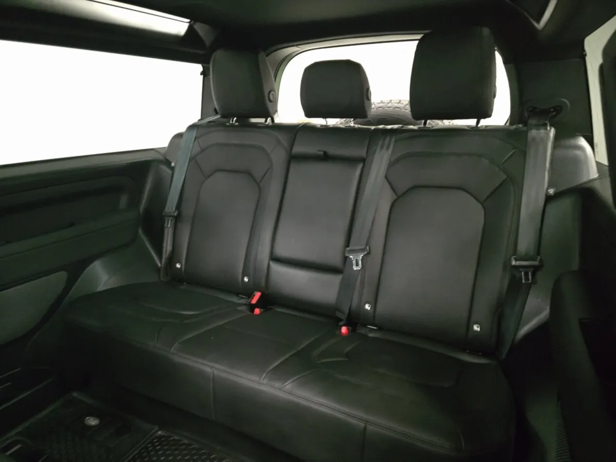 Land Rover Defender Estate Special Editions 75th L - Image 4
