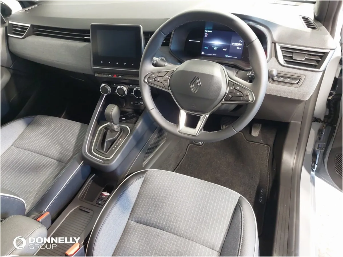 Renault Clio Hatchback Techno - Image 4