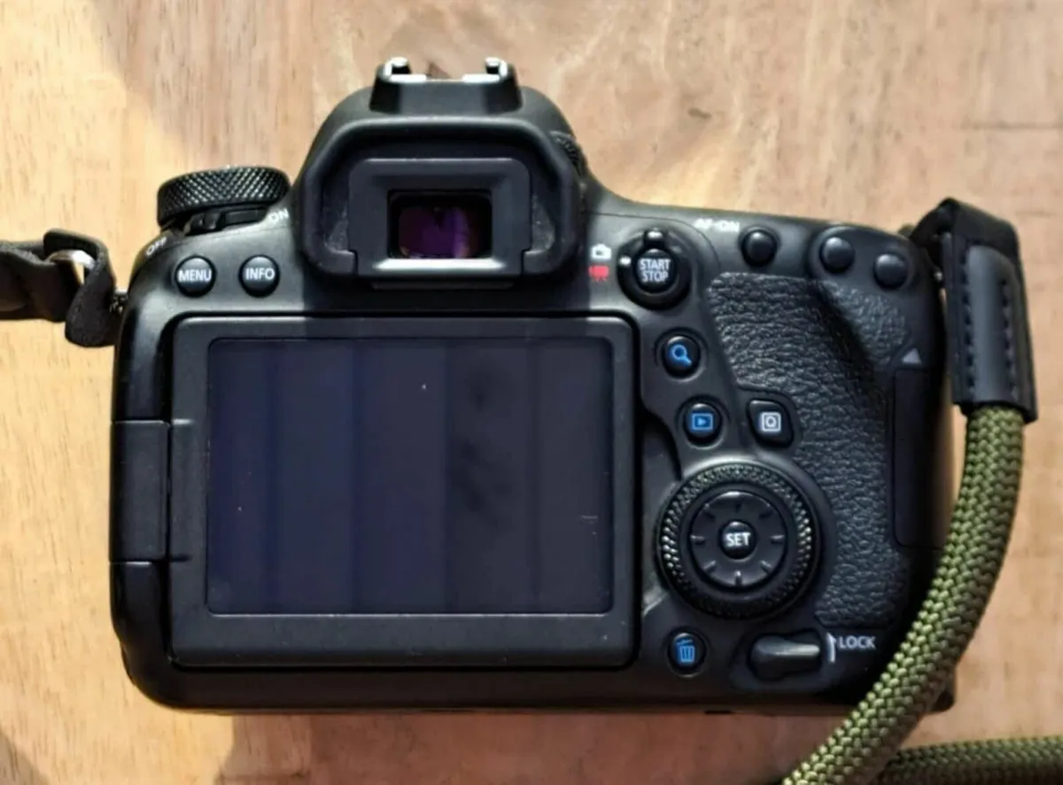 Canon EOS 6D Mark II 26.2MP - Image 4