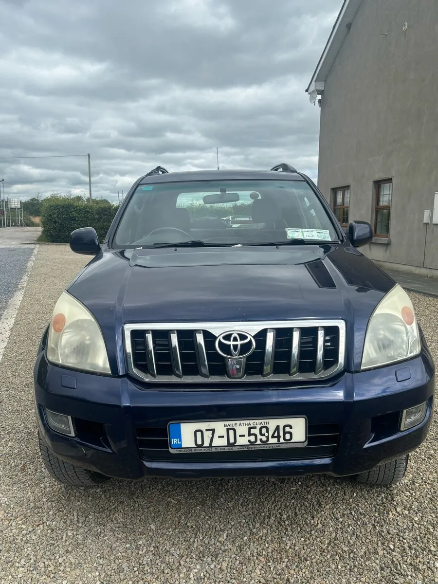 Toyota Land Cruiser Jeep - Image 1